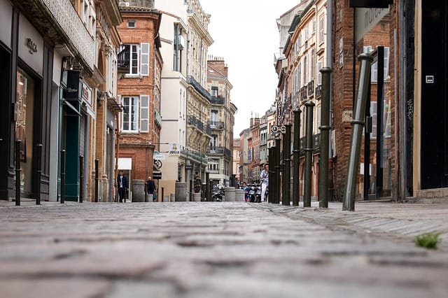 Comment s’appelle la grande place de Toulouse ?