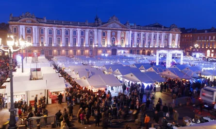 Marché de noël sur la place du Capitole Toulouse