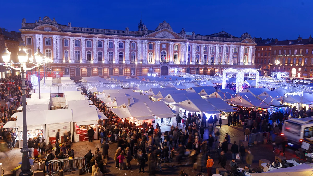 Marché de noël sur la place du Capitole Toulouse